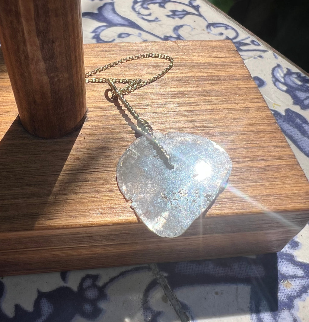 Glassy diamond slice