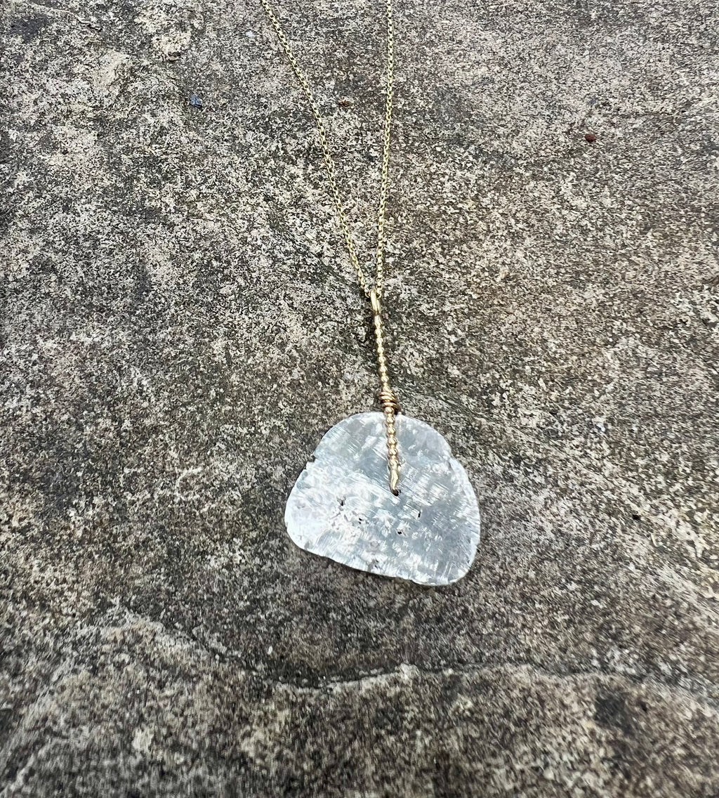 Glassy diamond slice