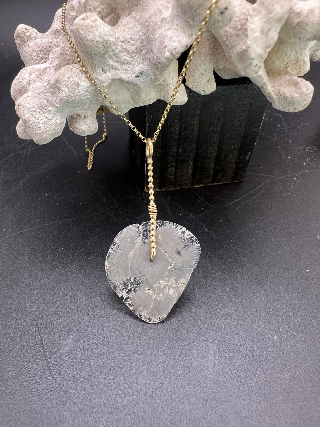 Glassy diamond slice