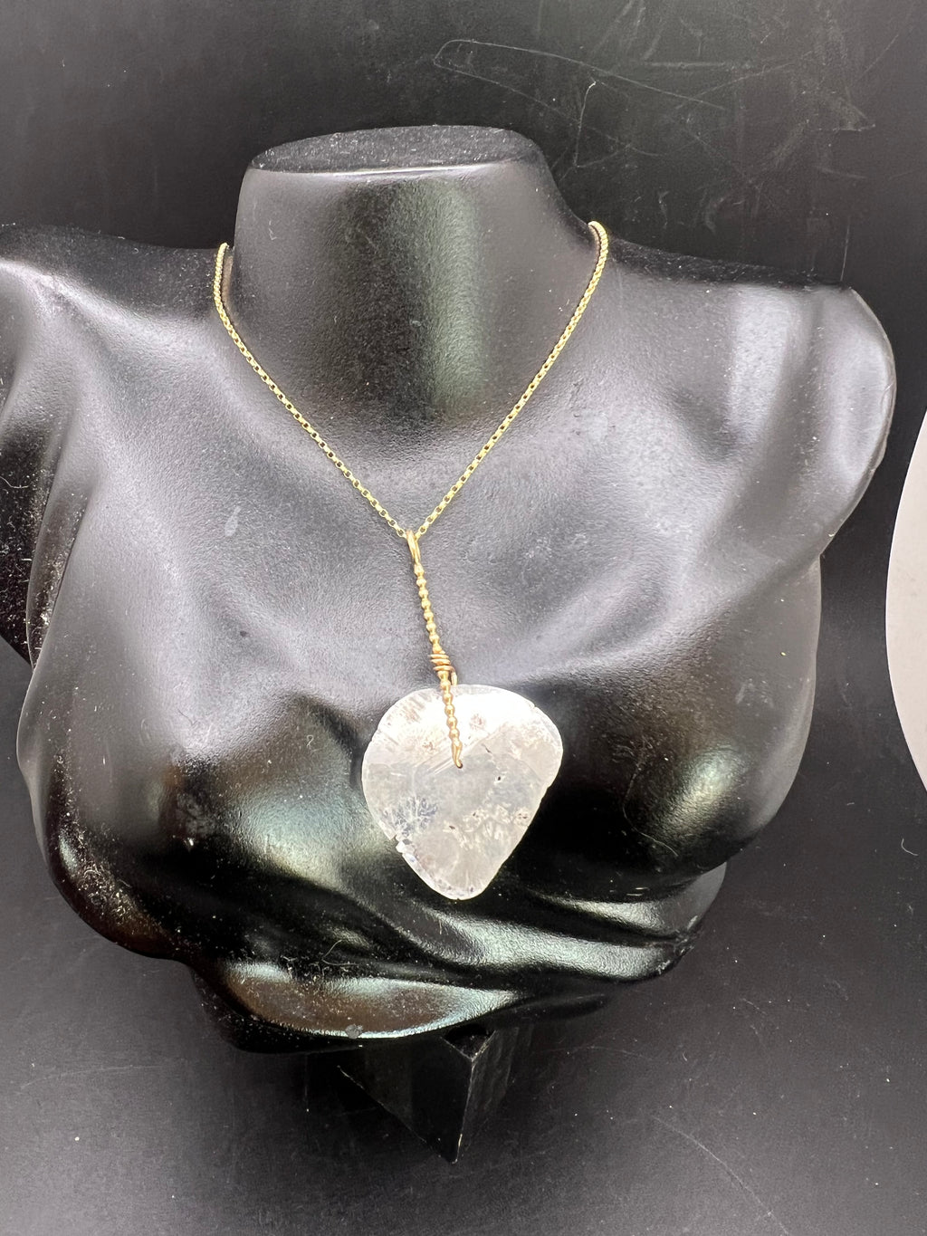 Glassy diamond slice