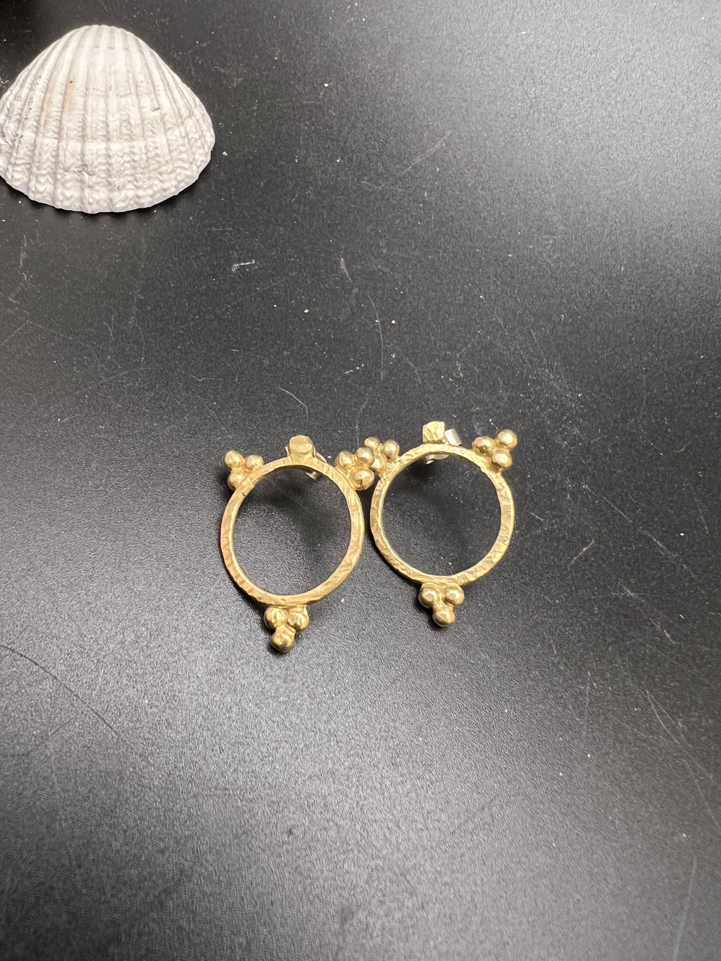 Round Mata earrings