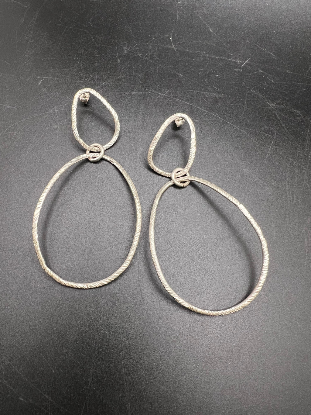 Double hoops in silver or gold