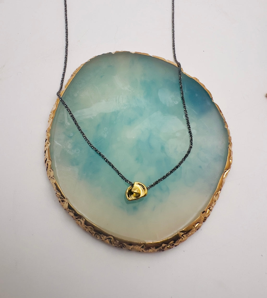 Simple gold shell
