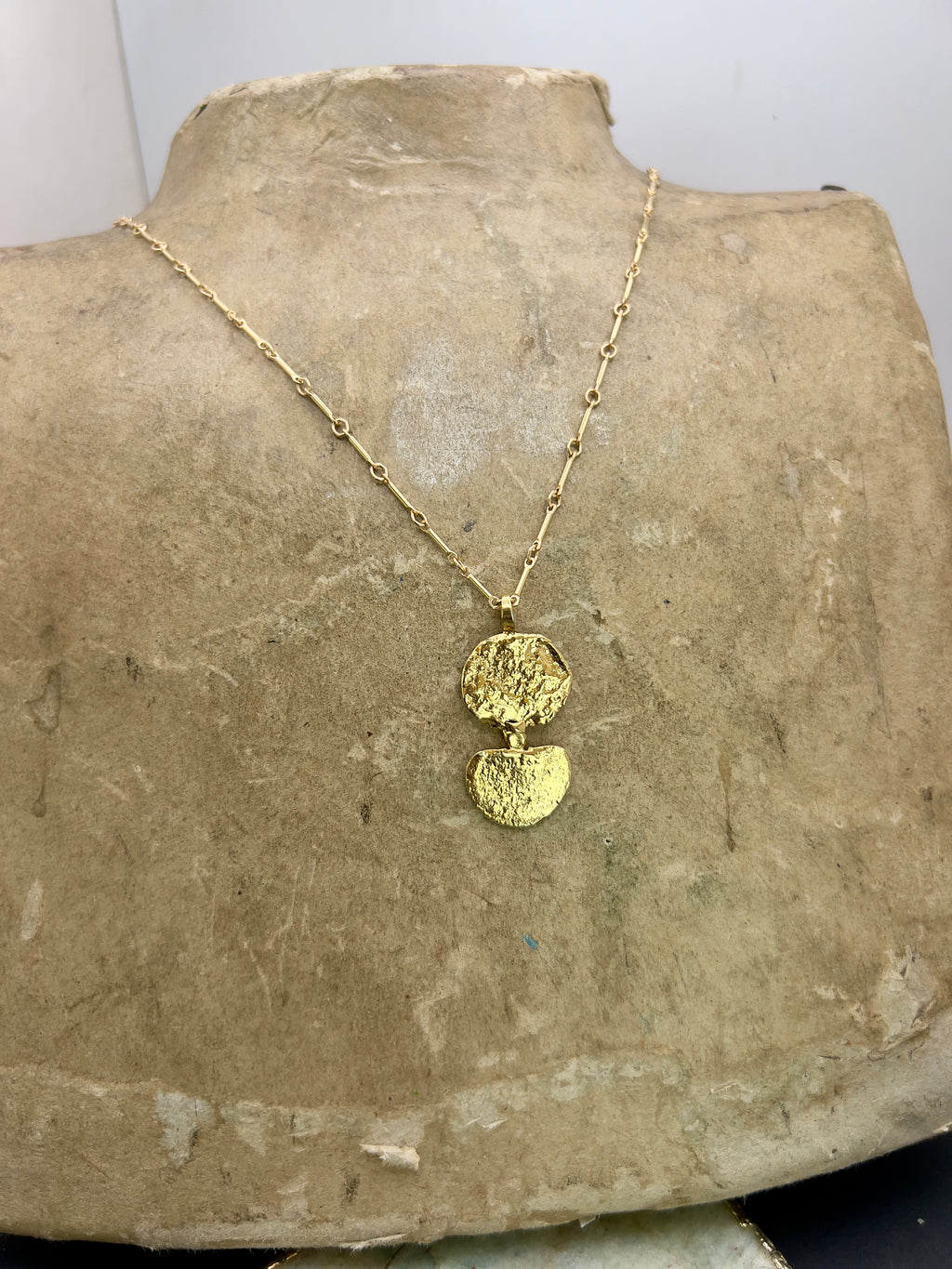 Gyali pendant