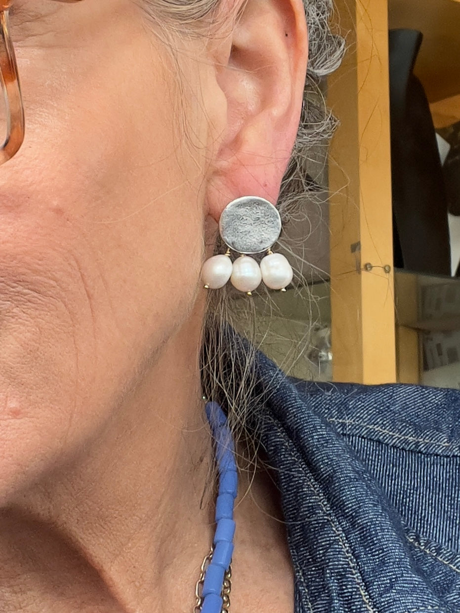 Crinkled disc pearl earrings