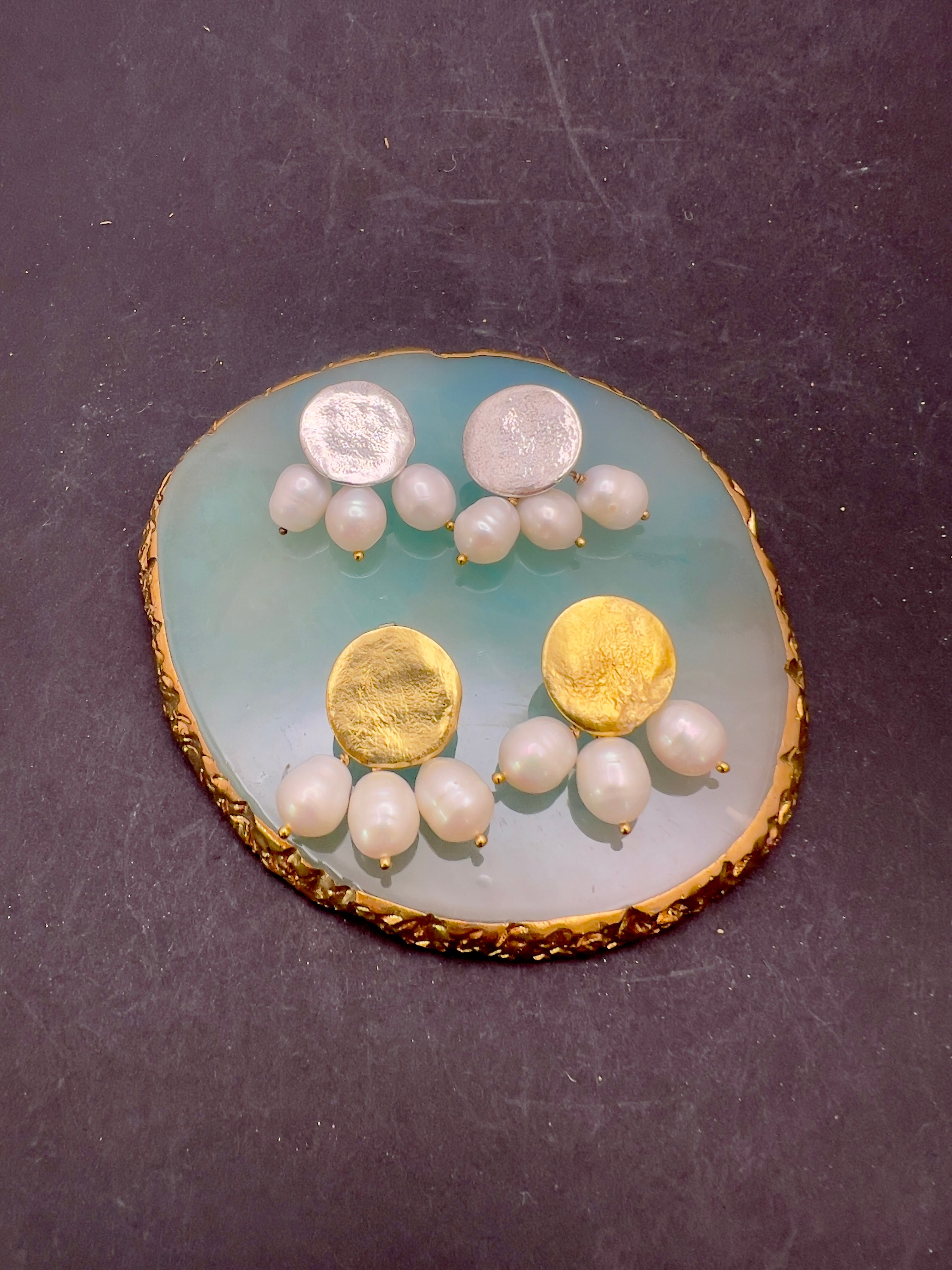 Crinkled disc pearl earrings