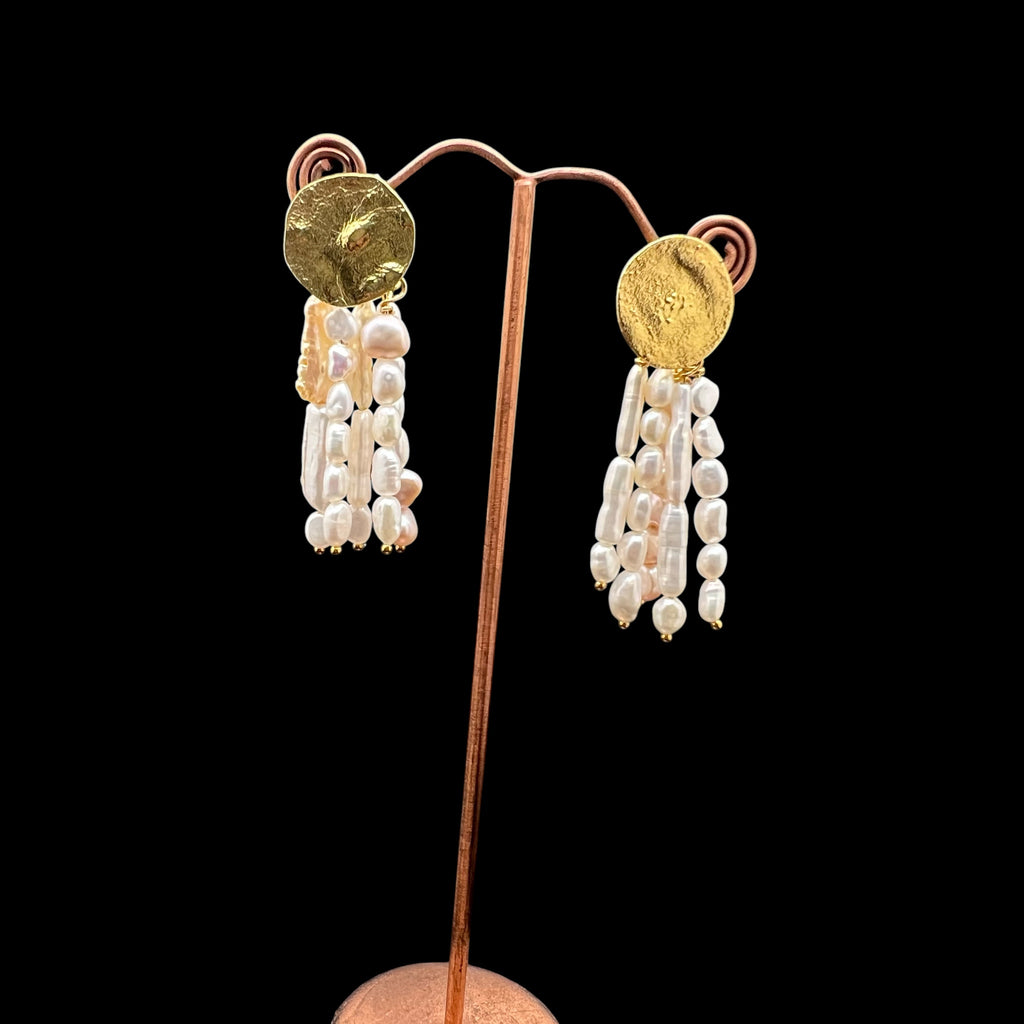Golden sand and pearls earrings