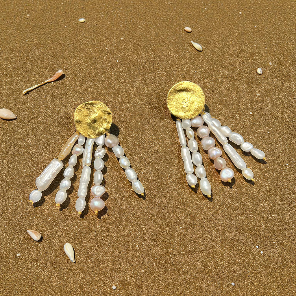 Golden sand and pearls earrings