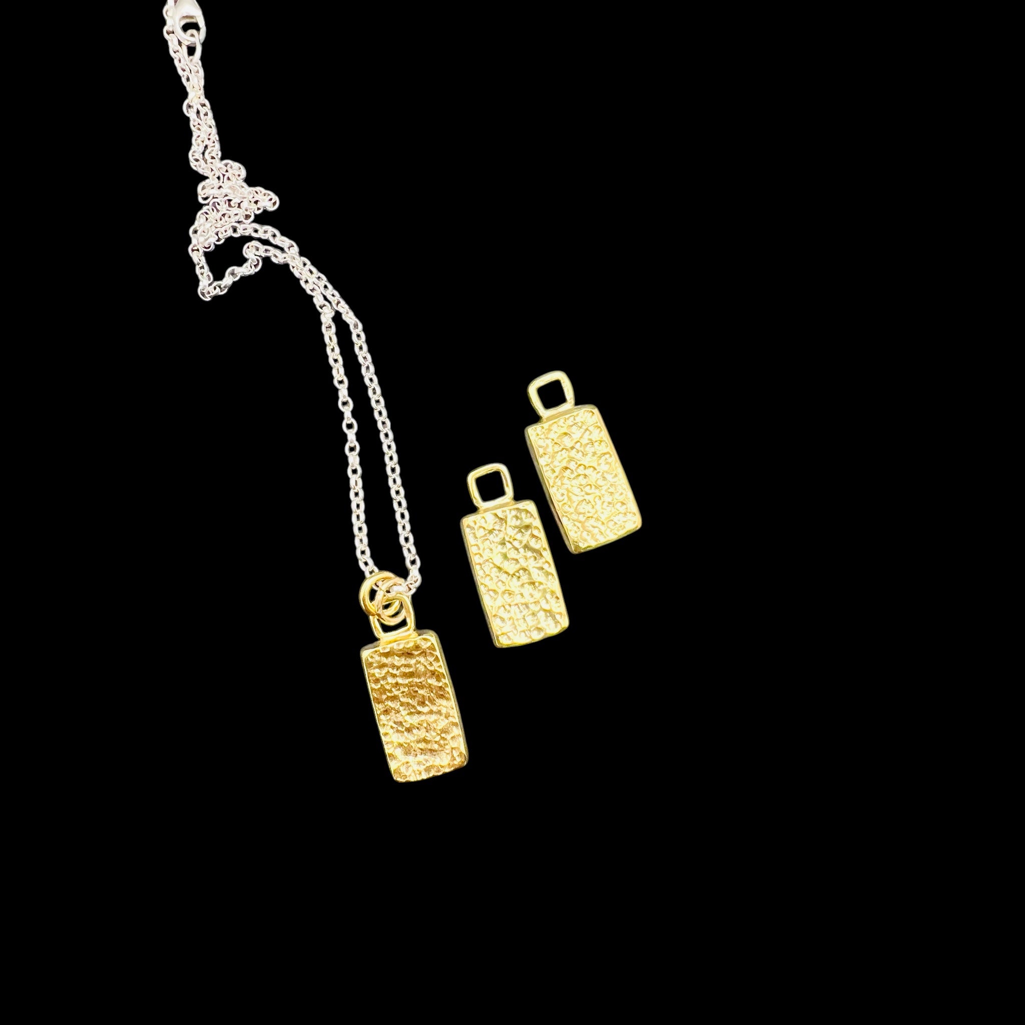 Gold lozenge pendant