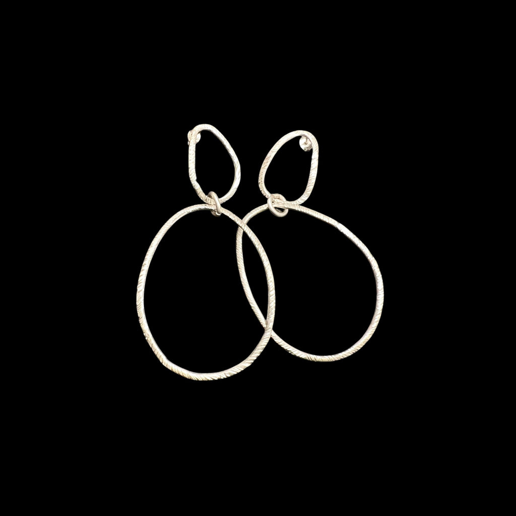 Double hoops in silver or gold