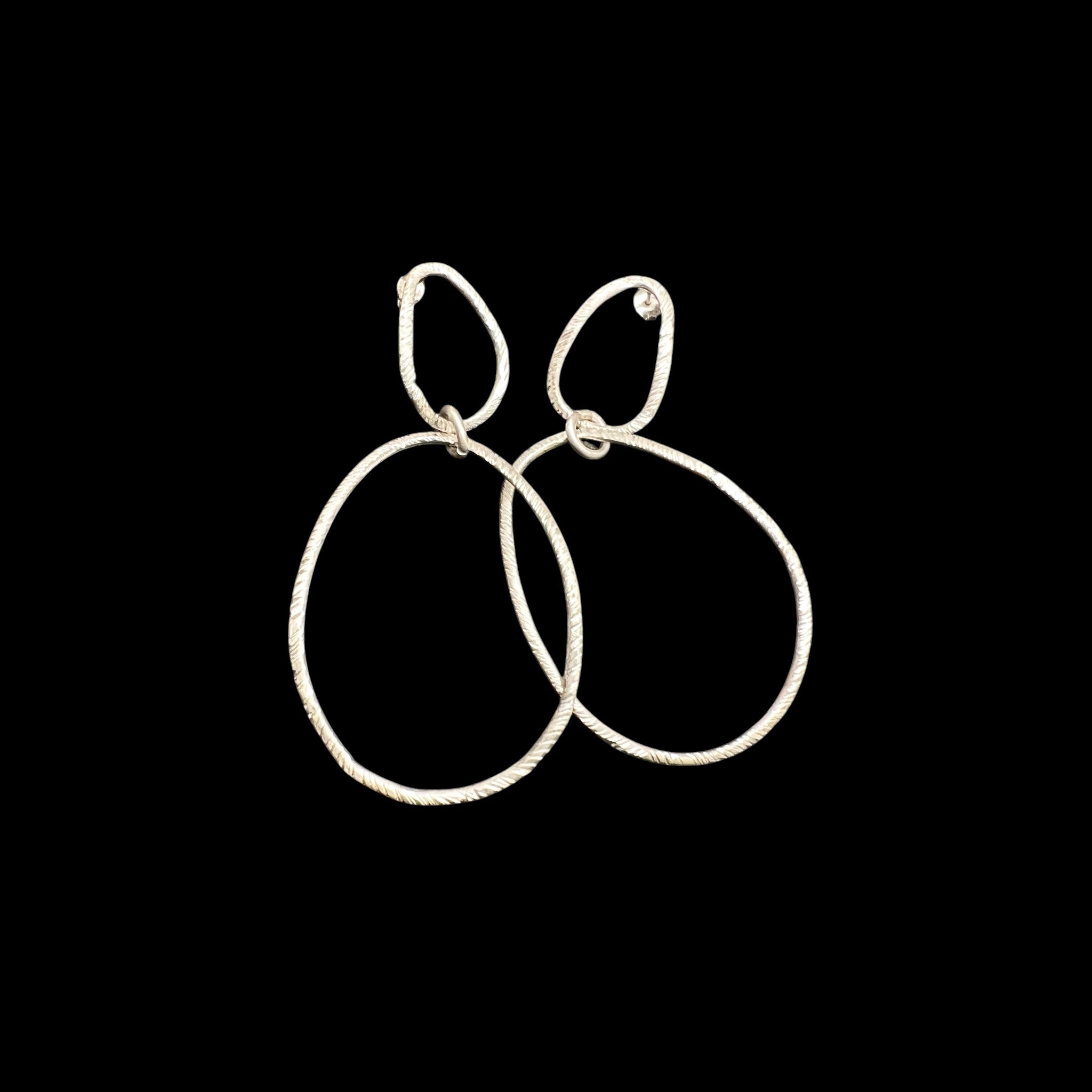 Double hoops in silver or gold