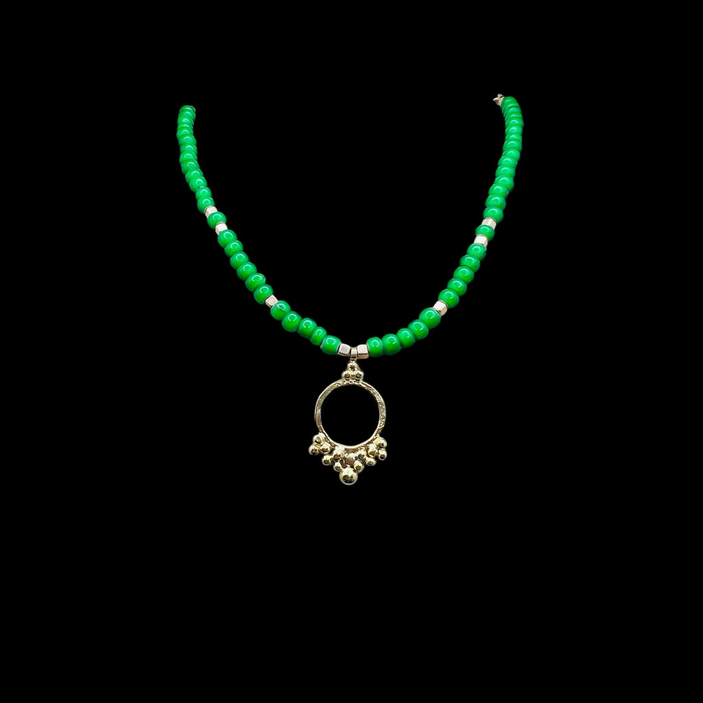 Green glass Mata necklace